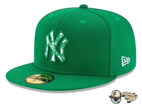 st-patricks-day-2020-on-field-59fifty-fitted-hat-mlb-new-era-yankees St. Patrick's Day 2020 On Field 59Fifty Fitted Hat by MLB x New Era flag side