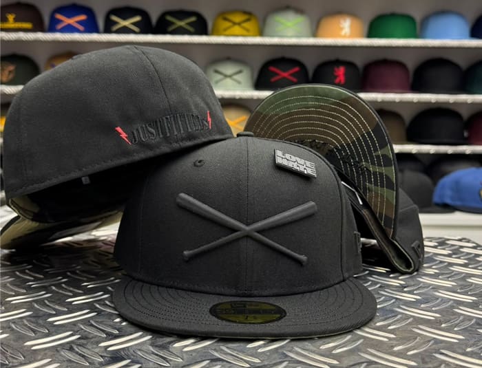 crossed-bats-logo-rubber-