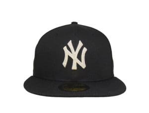 New York Yankees Black Chrome Chainstitch 59Fifty Fitted Hat by MLB x New Era
